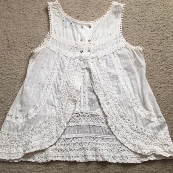 Ivory Eyelet Detailed Blouse - Picture 2 of 7